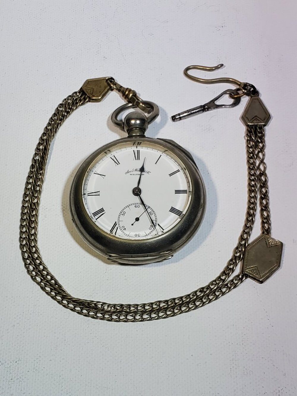 VINTAGE AMERICAN WALTHAM WATCH CO.. BROADWAY.. KEY WIND POCKET WATCH MODEL 1883